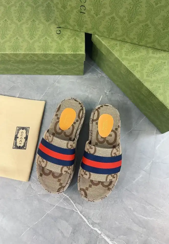 hype Gucci Slippers