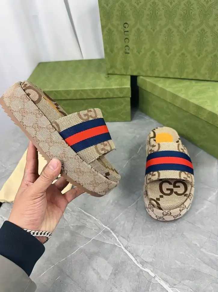 hype Gucci Slippers