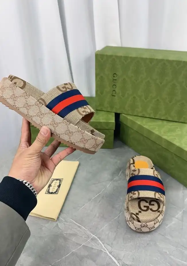 hype Gucci Slippers