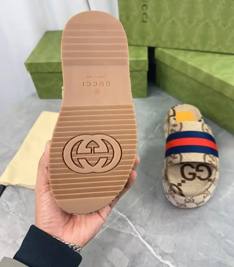 hype Gucci Slippers