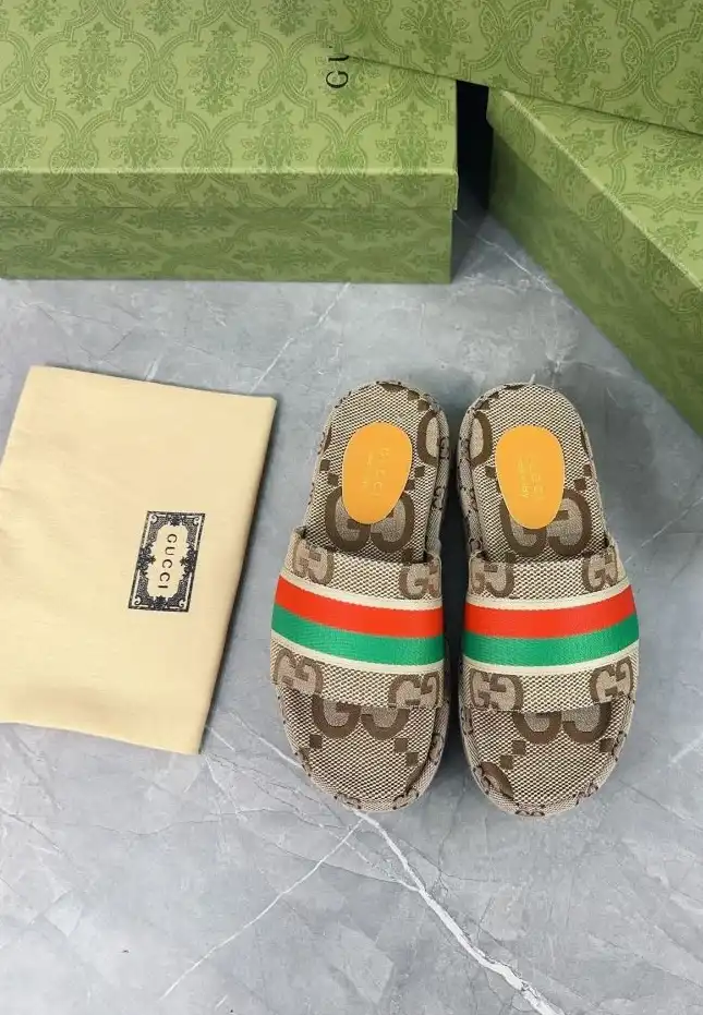 hype Gucci Slippers