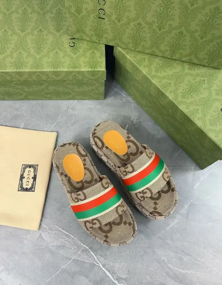 hype Gucci Slippers