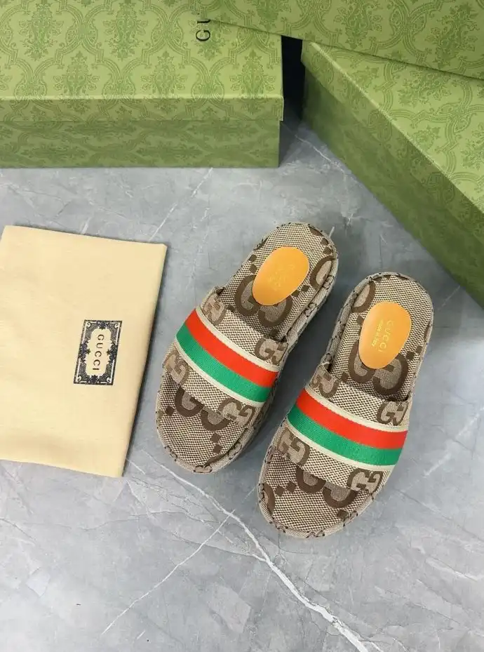 hype Gucci Slippers