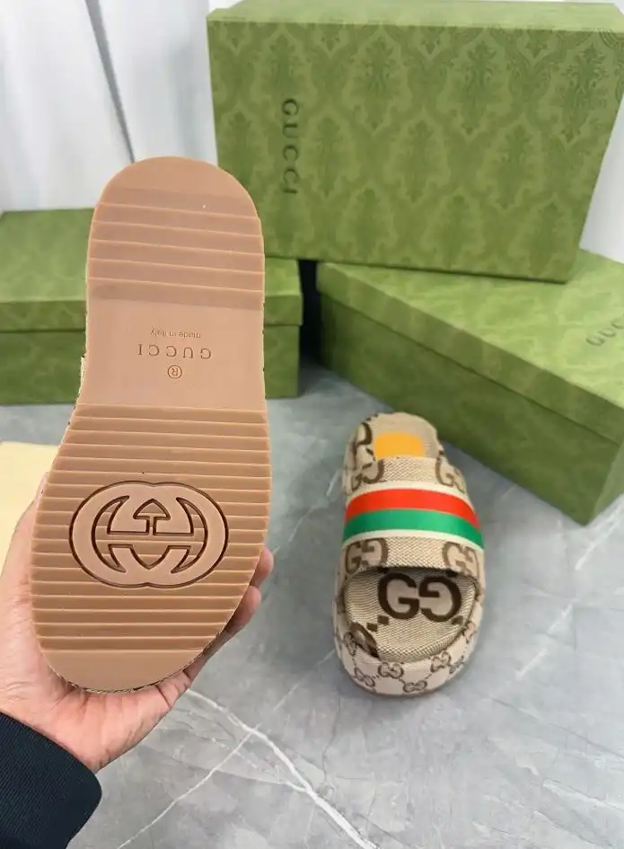 hype Gucci Slippers