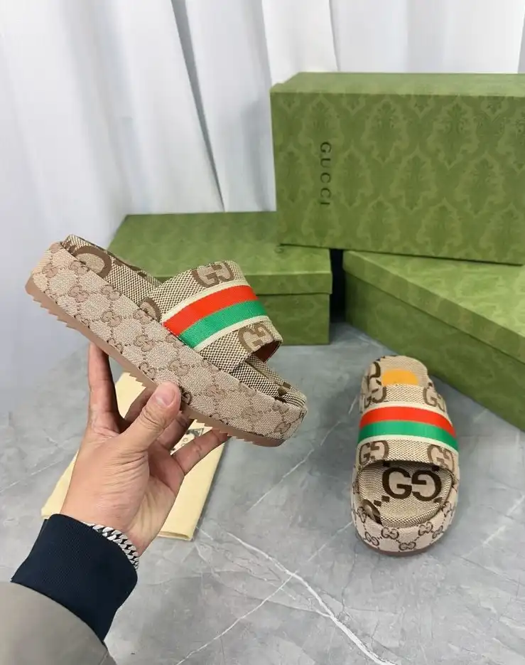 hype Gucci Slippers