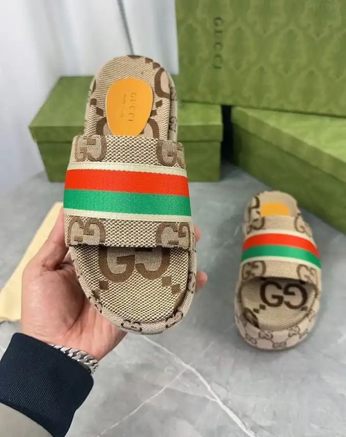 hype Gucci Slippers