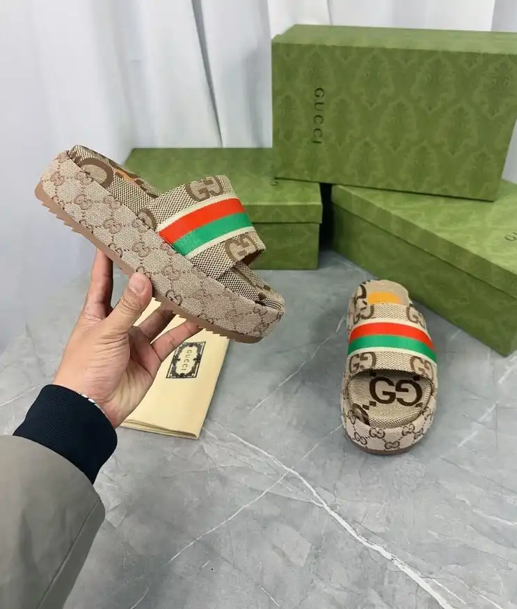 hype Gucci Slippers