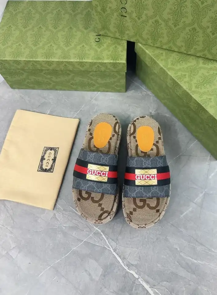 hype Gucci Slippers