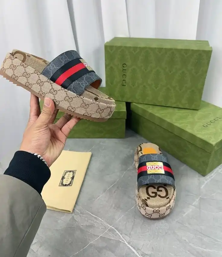 hype Gucci Slippers