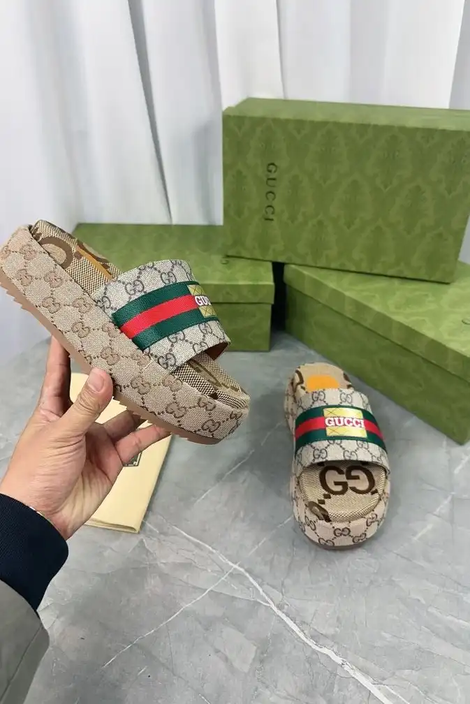 hype Gucci Slippers