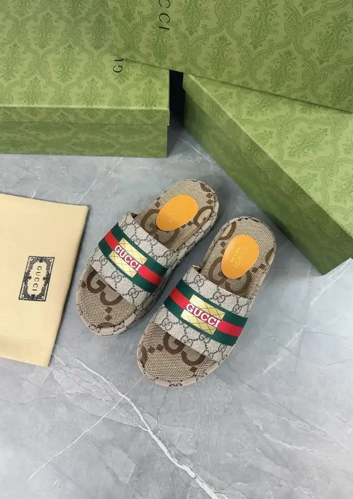 hype Gucci Slippers