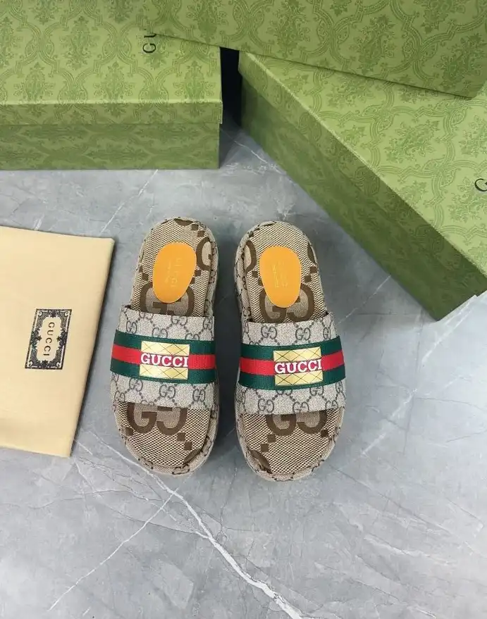 hype Gucci Slippers