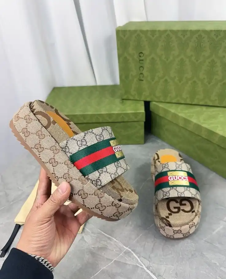 hype Gucci Slippers