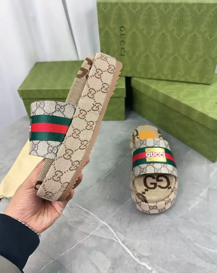 hype Gucci Slippers