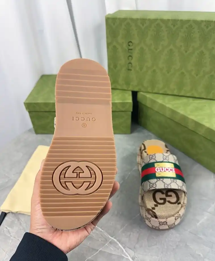 hype Gucci Slippers