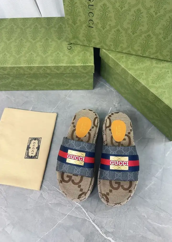 hype Gucci Slippers