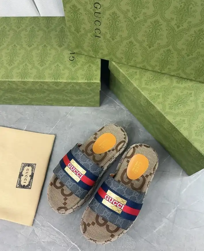 hype Gucci Slippers