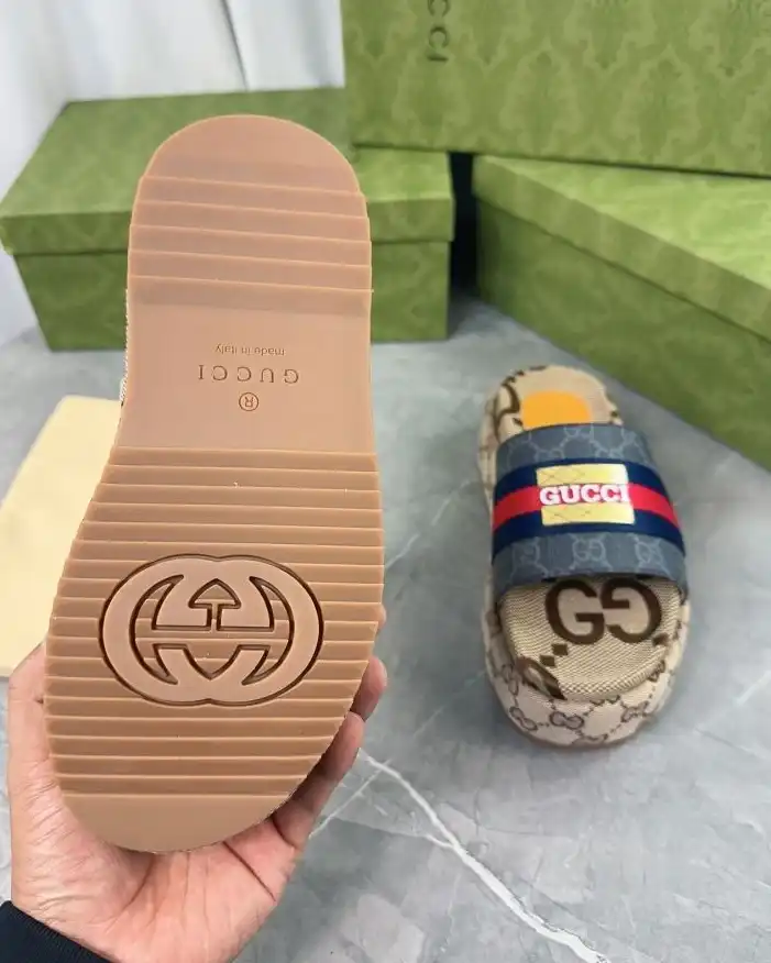 hype Gucci Slippers