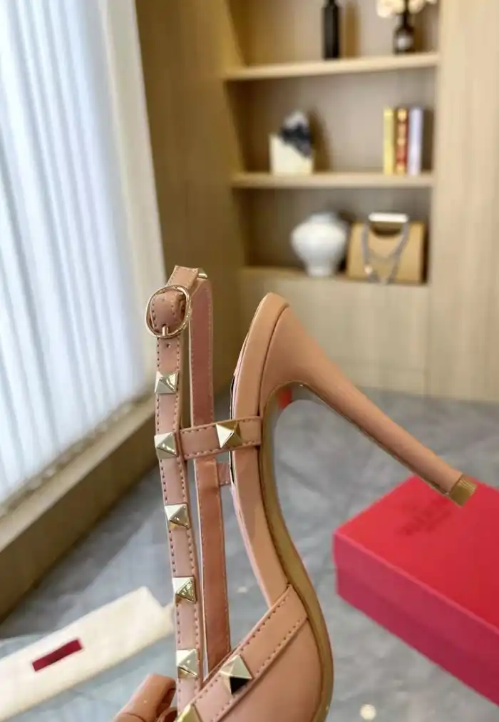 hype Valentino High Heels