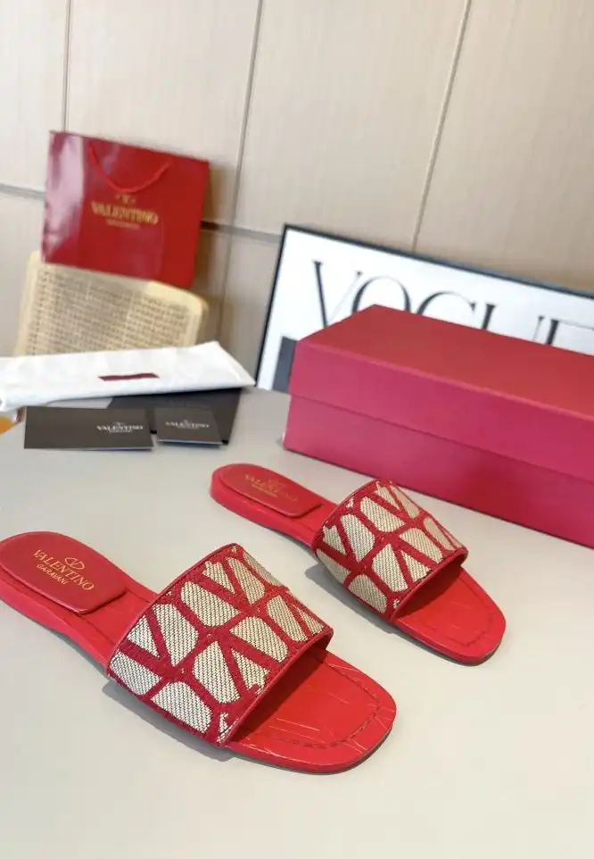 hype Valentino flat shoes