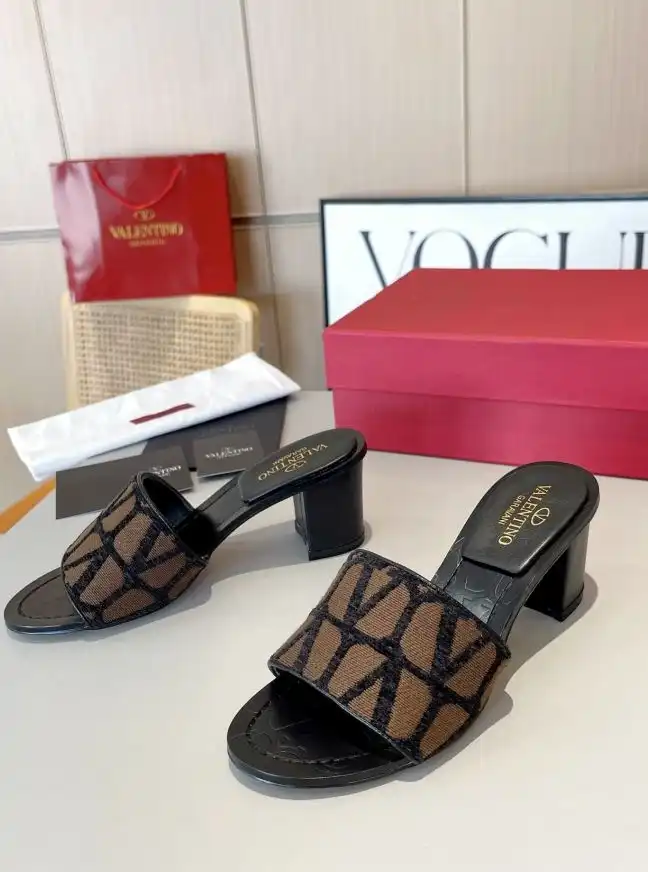 hype Valentino flat shoes