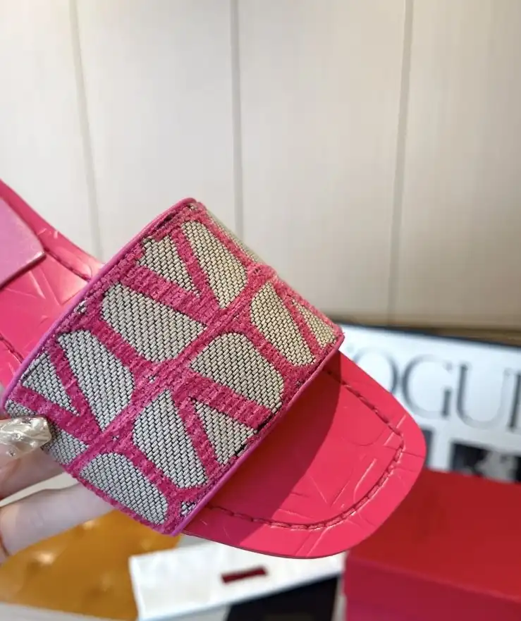 hype Valentino flat shoes