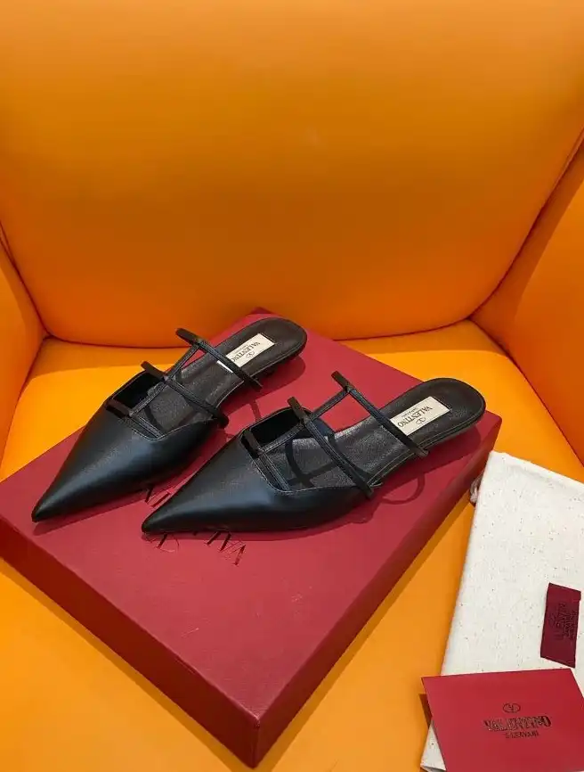 hype Valentino flat shoes