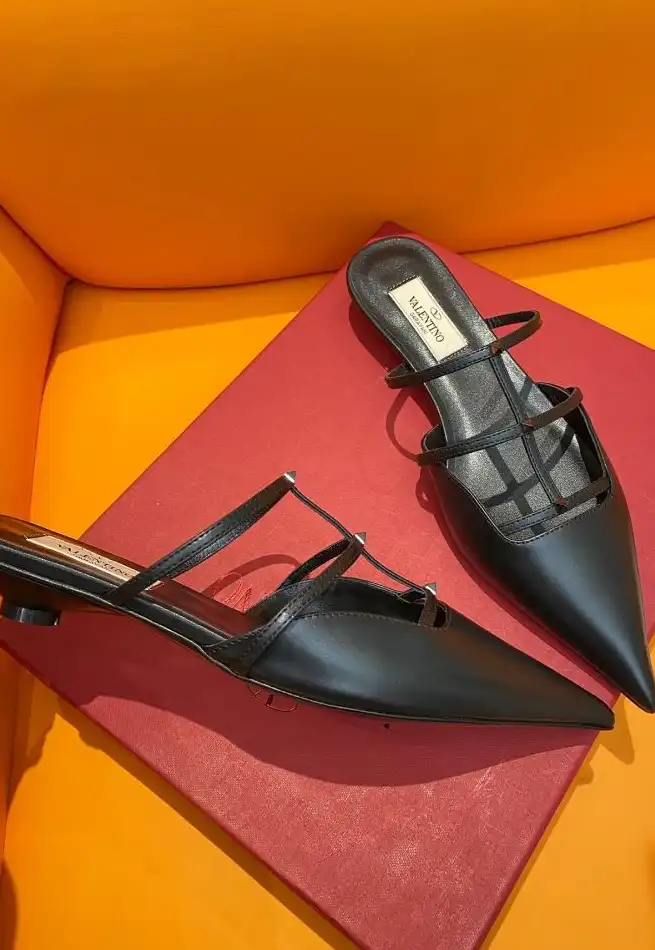 hype Valentino flat shoes