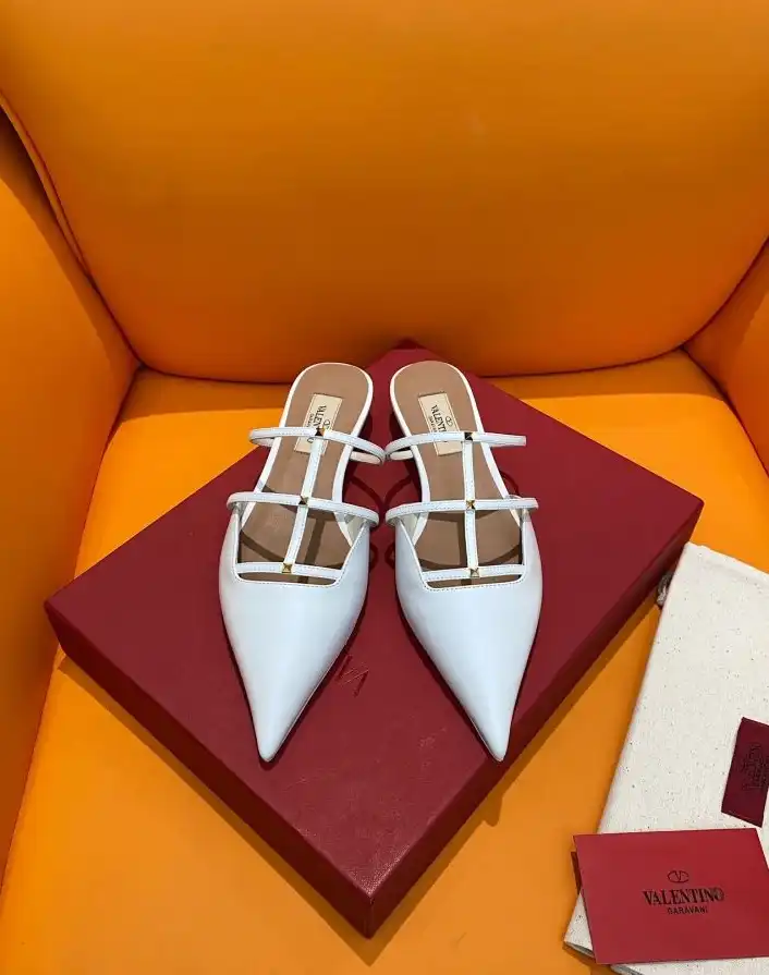 hype Valentino flat shoes