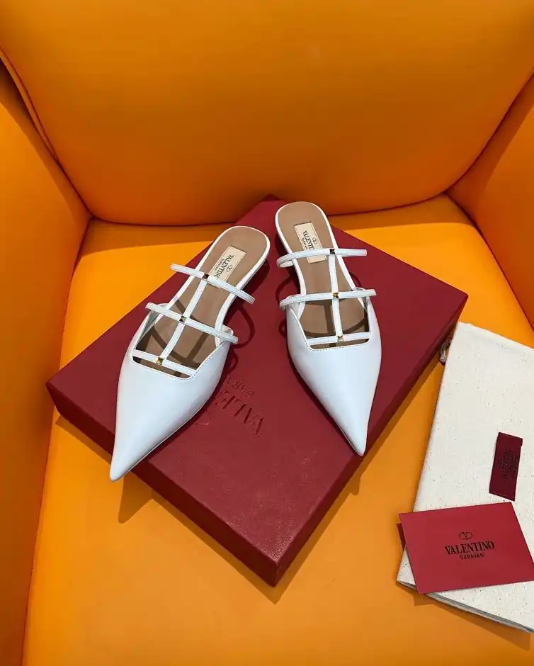 hype Valentino flat shoes