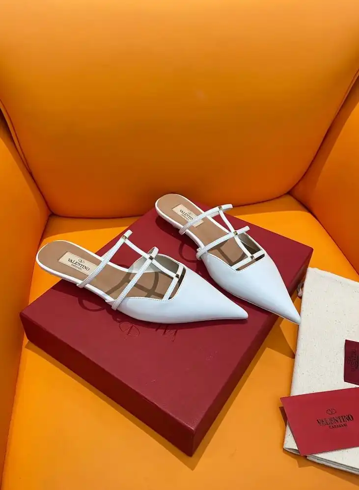 hype Valentino flat shoes