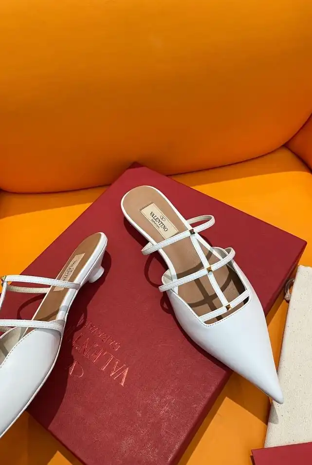 hype Valentino flat shoes