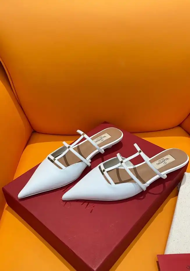 hype Valentino flat shoes