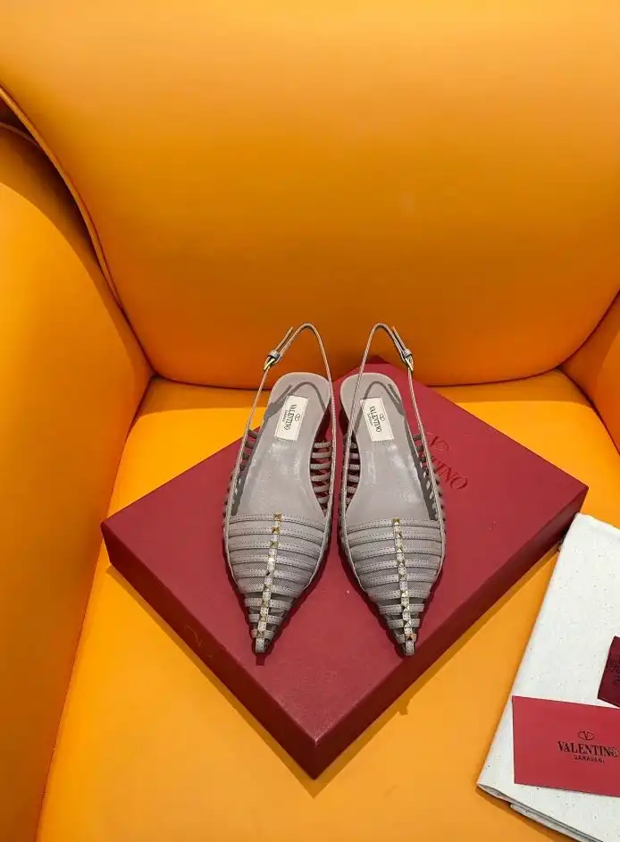 hype Valentino flat shoes