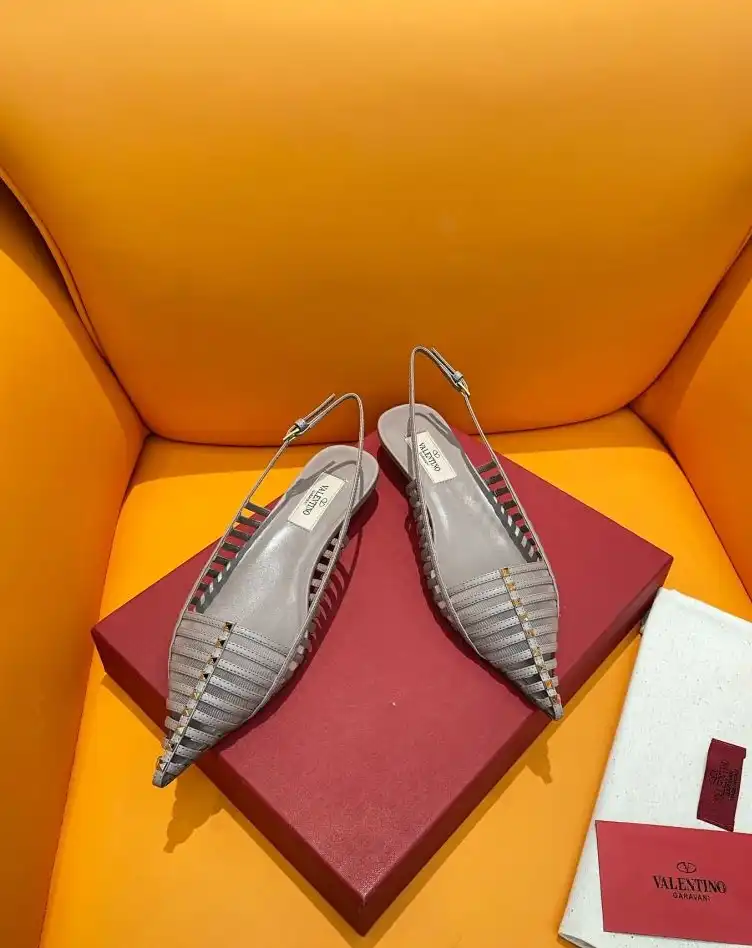 hype Valentino flat shoes