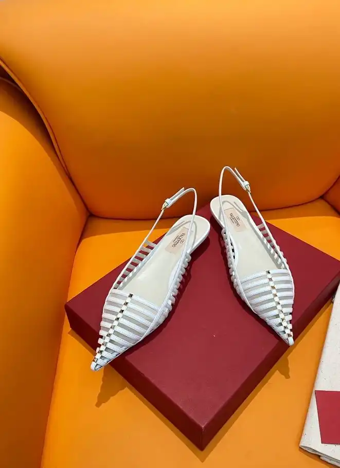 hype Valentino flat shoes