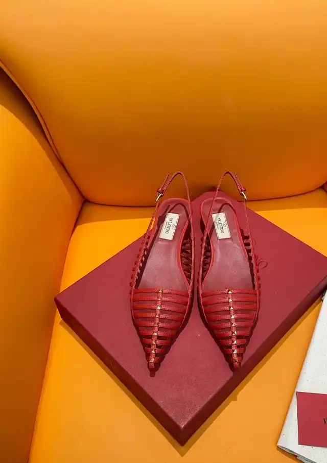 hype Valentino flat shoes