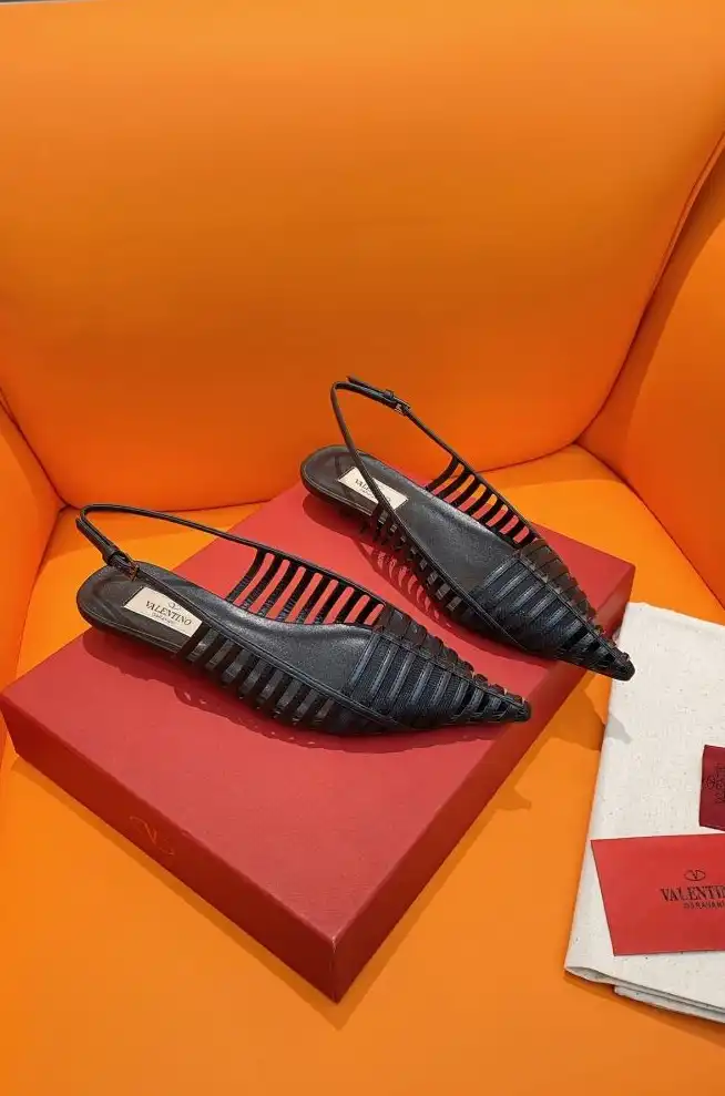 hype Valentino flat shoes