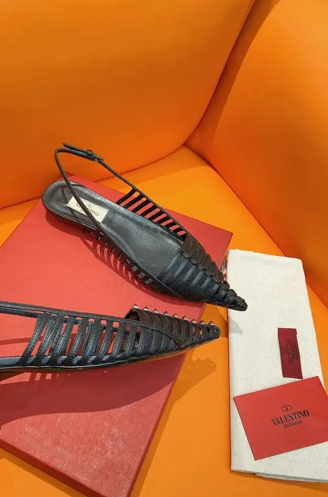 hype Valentino flat shoes