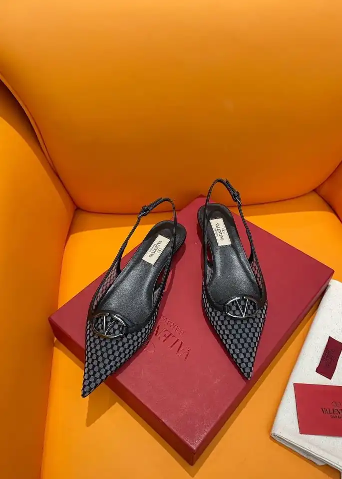 hype Valentino flat shoes