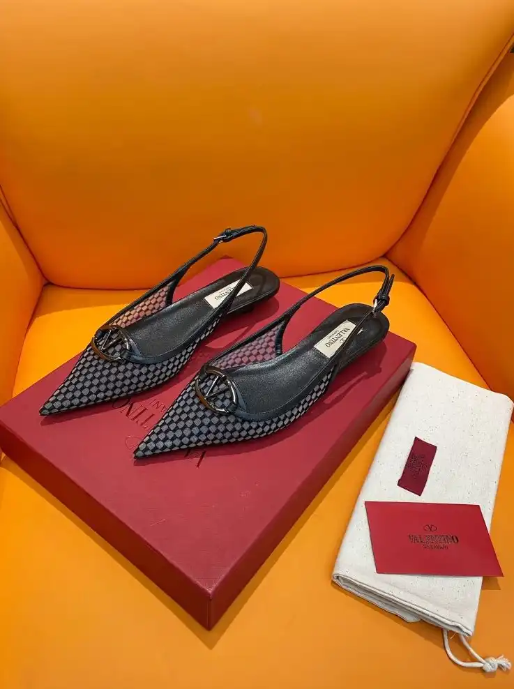 hype Valentino flat shoes