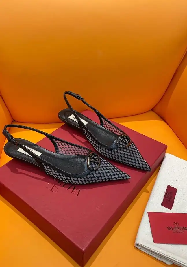 hype Valentino flat shoes