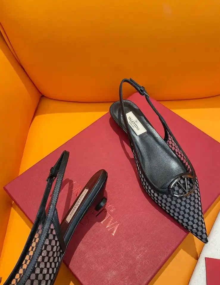 hype Valentino flat shoes