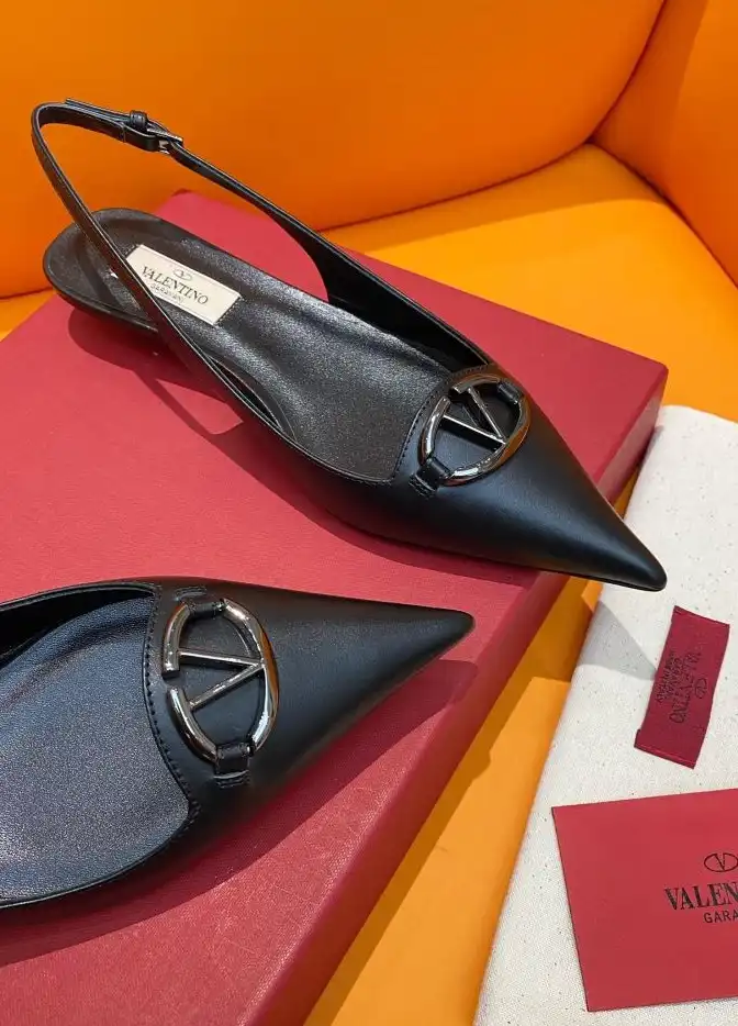 hype Valentino flat shoes