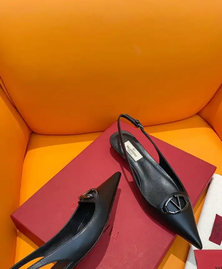 hype Valentino flat shoes