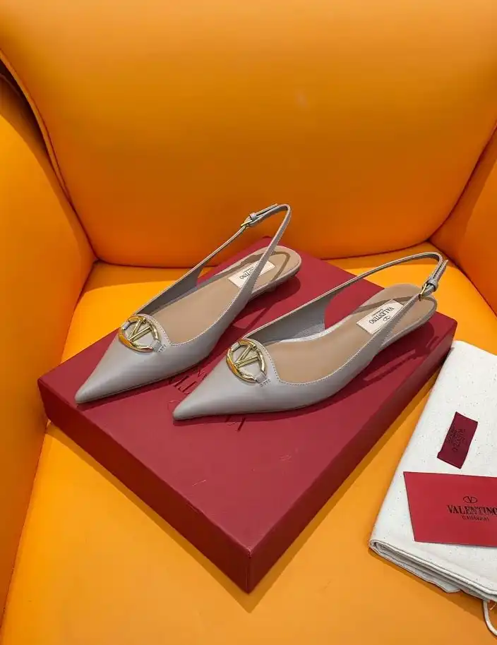 hype Valentino flat shoes