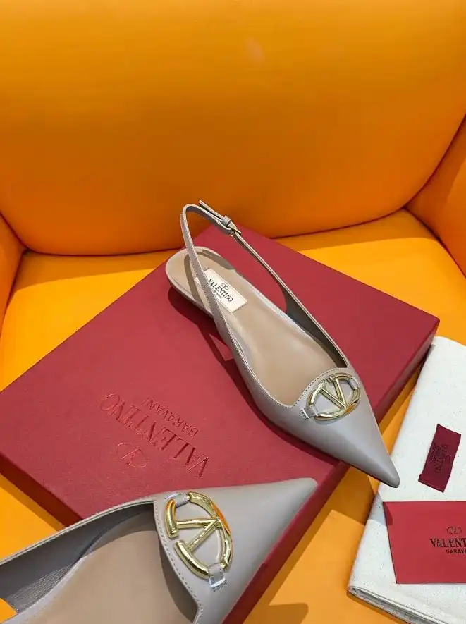 hype Valentino flat shoes