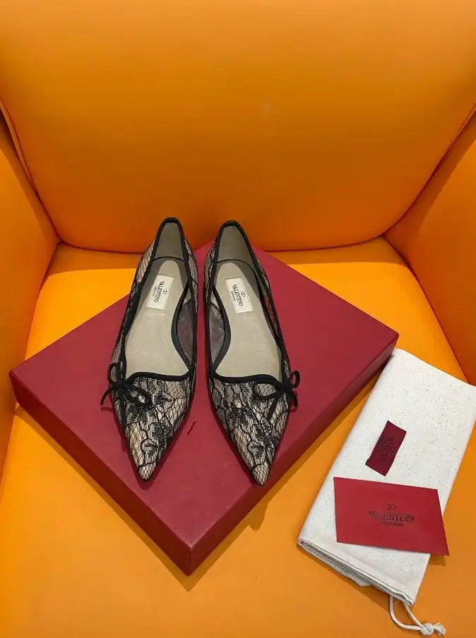 hype Valentino flat shoes