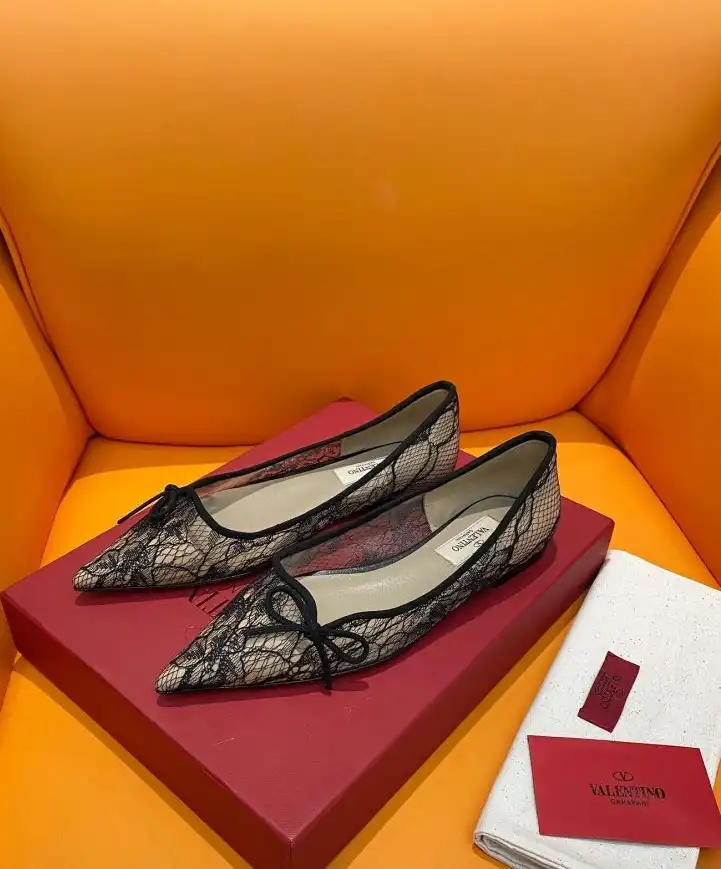 hype Valentino flat shoes