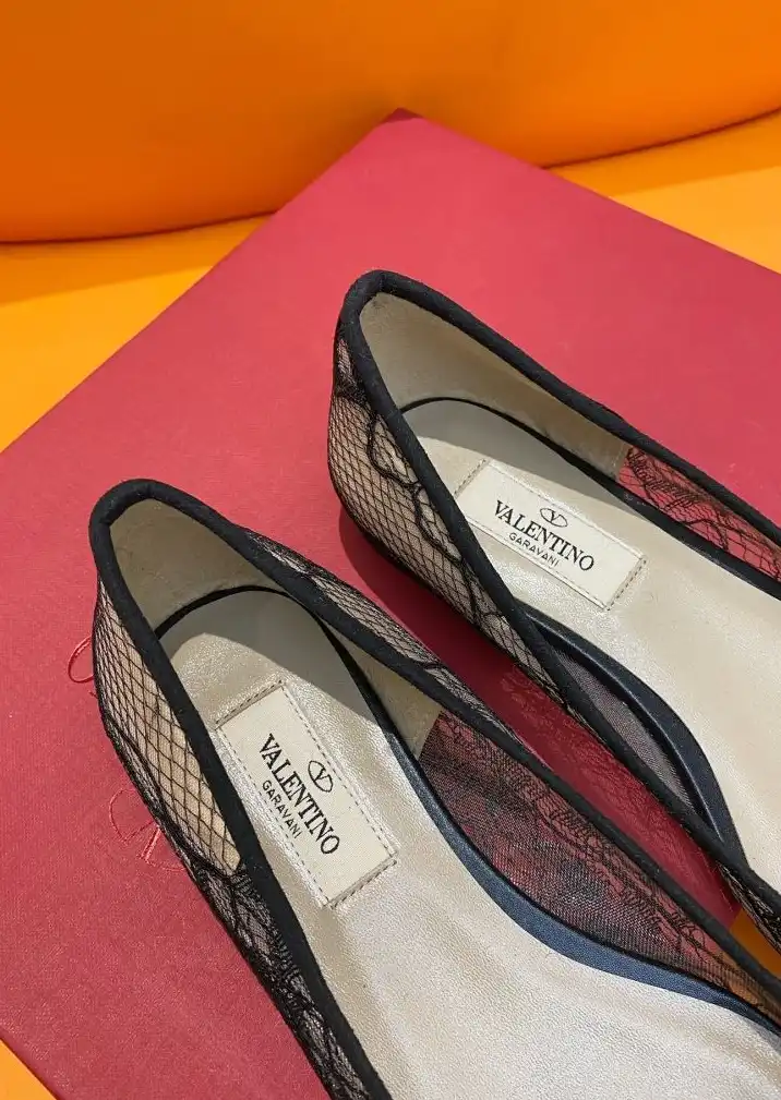 hype Valentino flat shoes